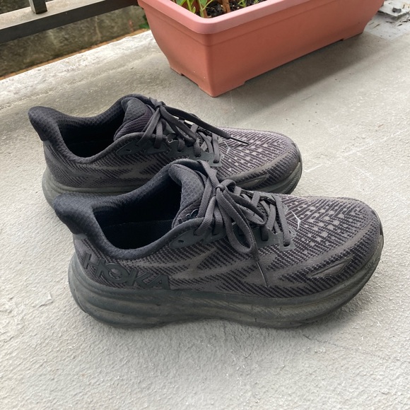 Hoka Clifton 9 Black Road Running Shoes - Picture 2 of 6